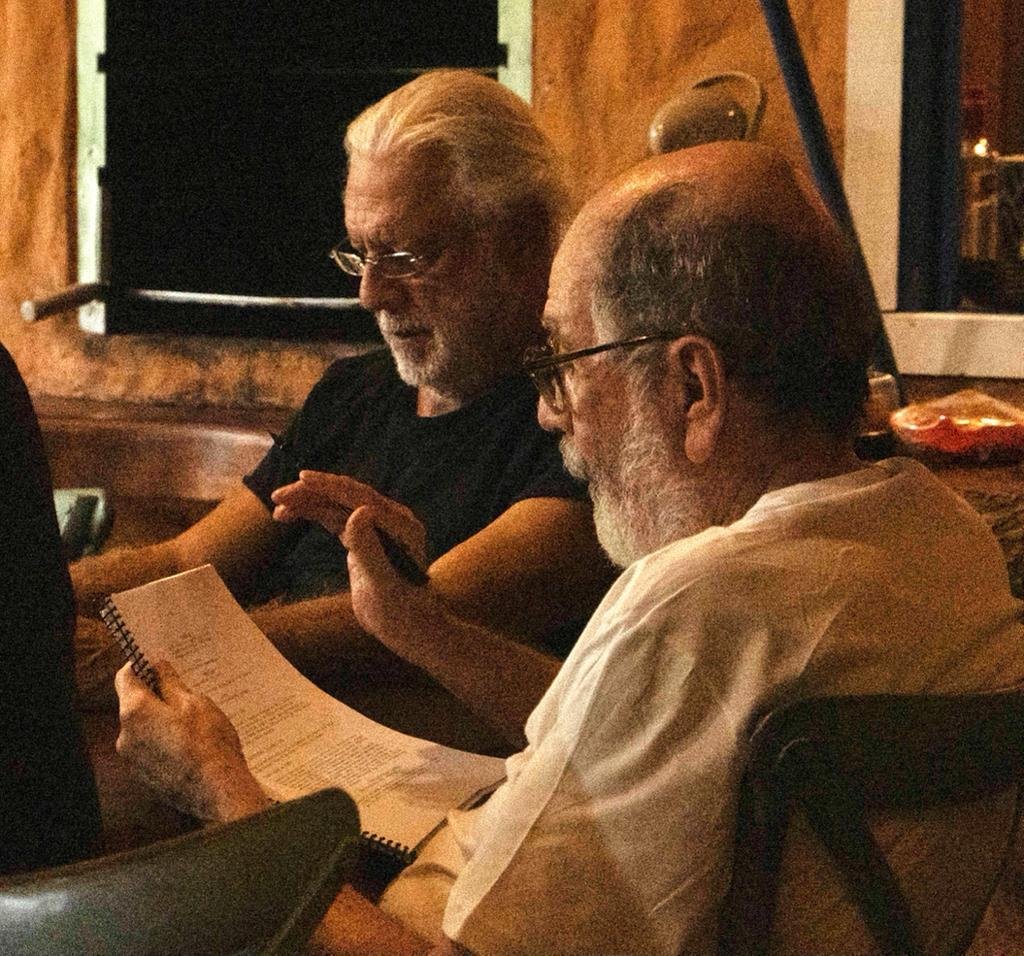 Ant&ocirc;nio Fagundes e Cac&aacute; Diegues fazendo leitura do roteiro final