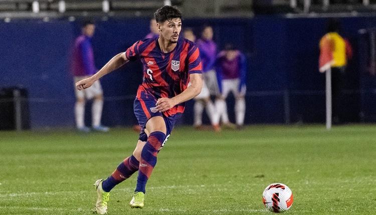 Volante colorado n&atilde;o vai disputar a Copa do Catar