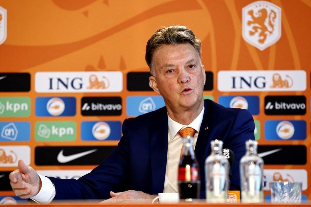 Louis van Gaal anunciou a lista dos convocados nesta sexta-feira