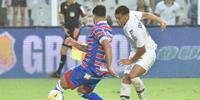 Thiago Galhardo e Moisés marcaram no triunfo dos nordestinos por 2 a 0 na Vila Belmiro