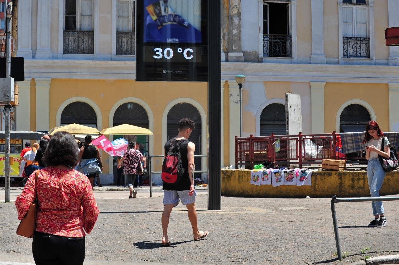 Porto Alegre ter&aacute; m&aacute;xima de 32 &ordm;C