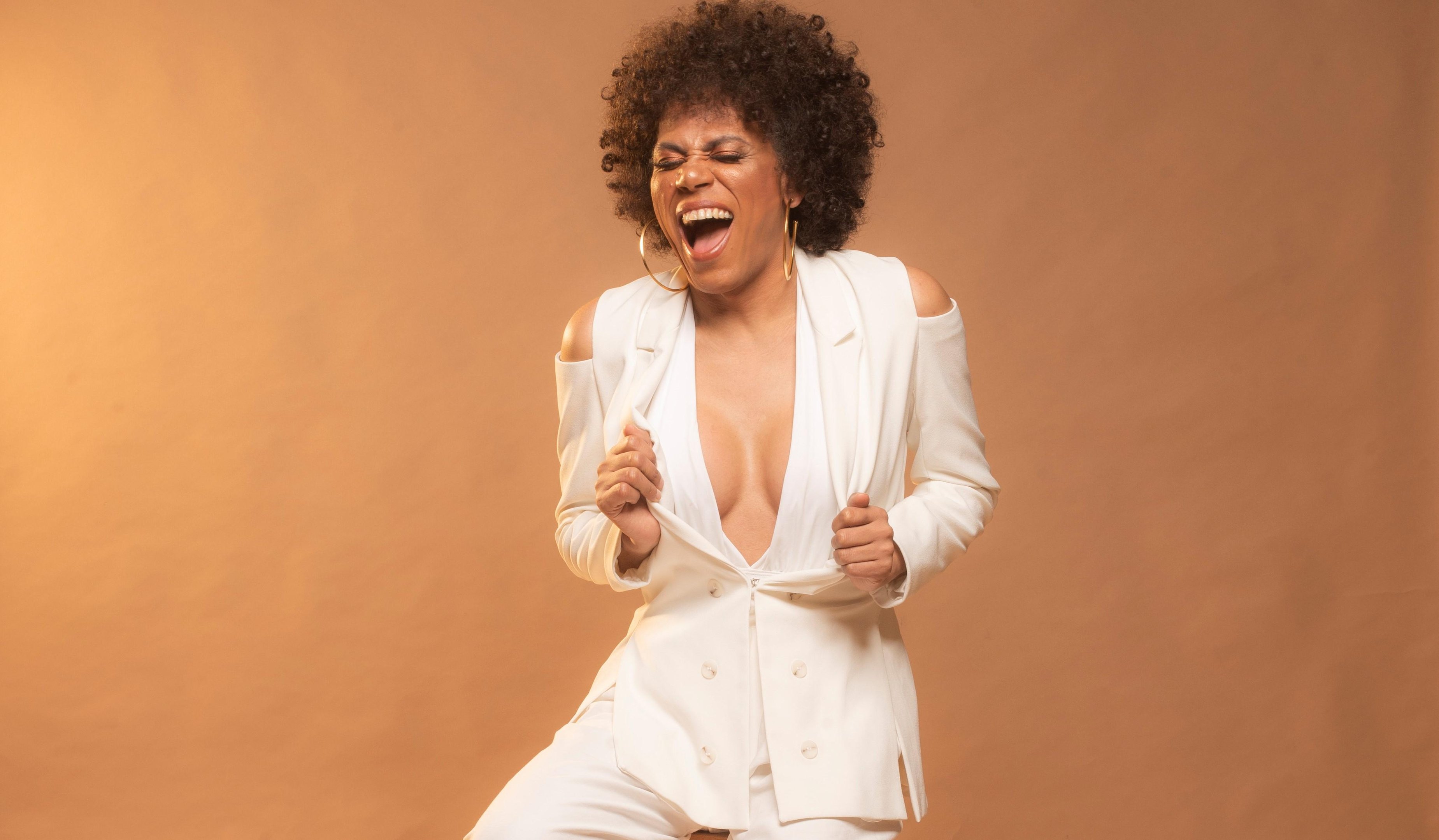 Val&eacute;ria Barcellos participa de conversa e faz show no Agulha nesta segunda-feira