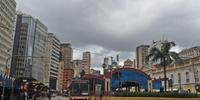 Em Porto Alegre, a temperatura mínima será de 23°C e a máxima de 33°C