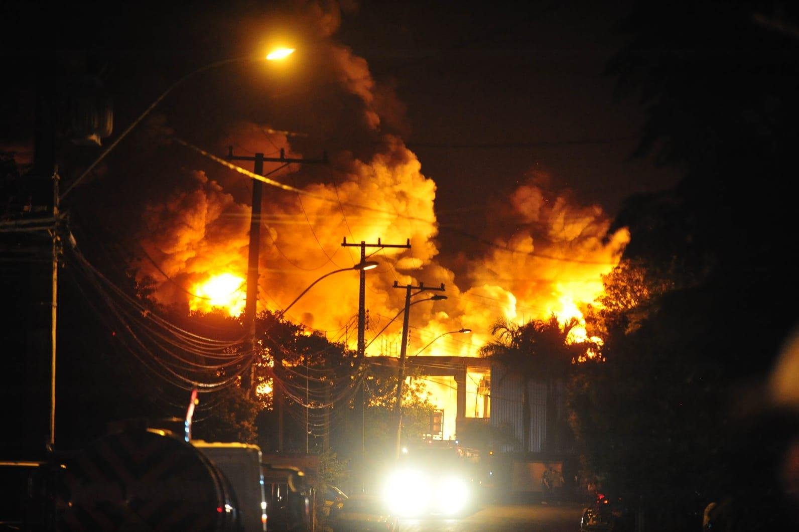 F&aacute;brica tem inc&ecirc;ndio pr&oacute;ximo &agrave; BR 386