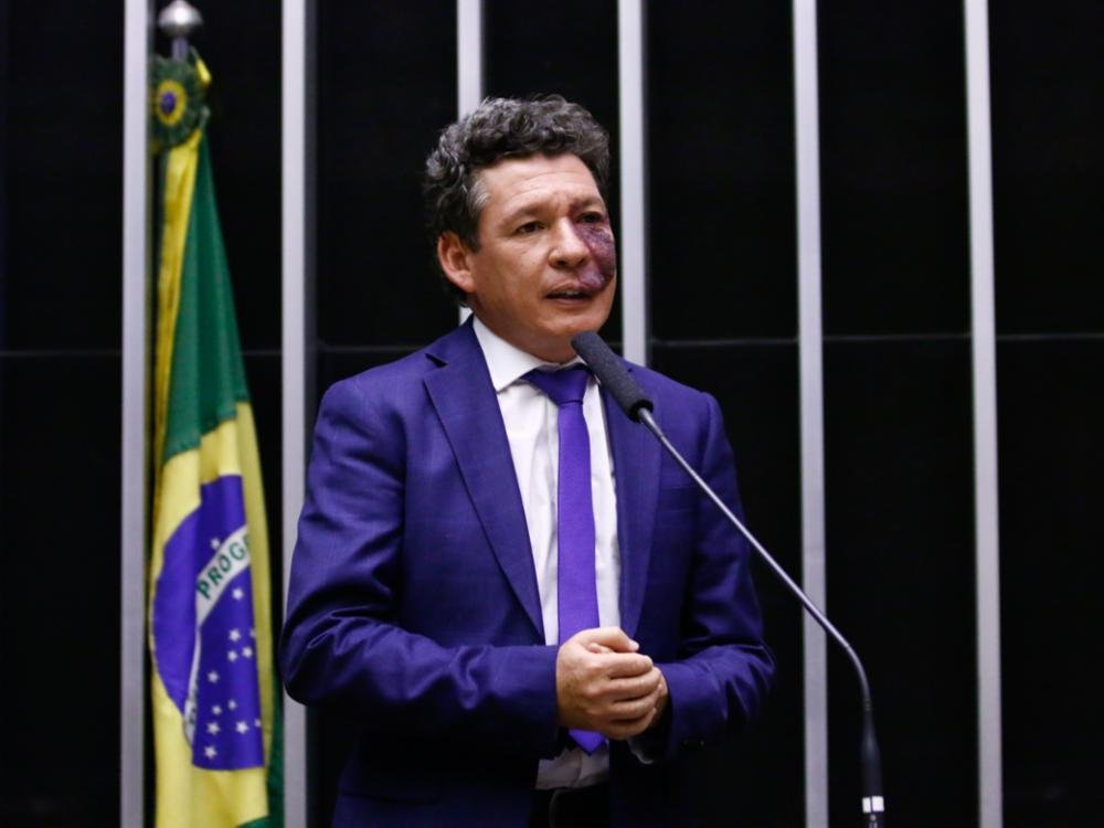 Medida visa retirar o Bolsa Fam&iacute;lia de R$ 600 da regra do teto de gastos e prev&ecirc; outras a&ccedil;&otilde;es na sa&uacute;de e educa&ccedil;&atilde;o