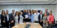 Beatriz Araujo e demais secretários e dirigentes de Cultura signatários entregaram o documento a Geraldo Alckmin