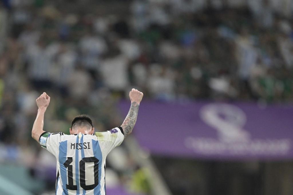 Messi e sua sele&ccedil;&atilde;o ganharam sobrevida no Mundial