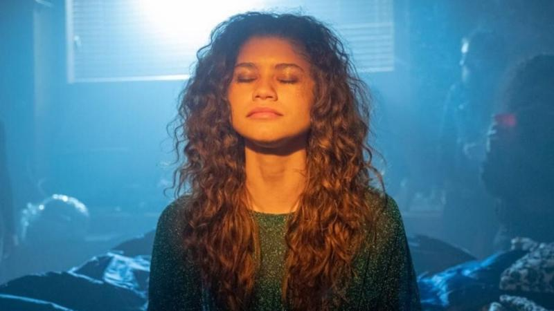 Zendaya em cena de temporada anterior da vers&atilde;o norte-americana de 'Euphoria'