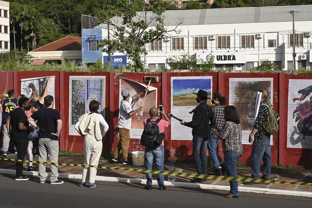 Interven&ccedil;&atilde;o urbana contar&aacute; artistas colando suas obras em muro