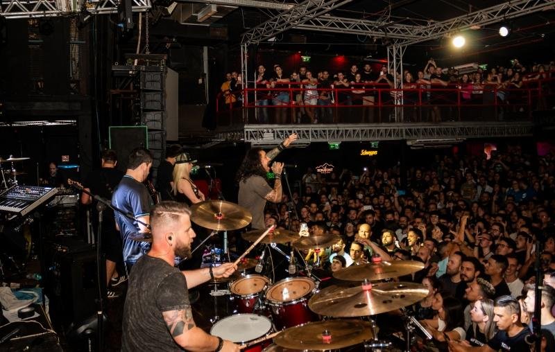 A banda segue com sua agenda aberta para shows, e o pr&oacute;ximo est&aacute; confirmado para o dia 16 de dezembro, em Gua&iacute;ba