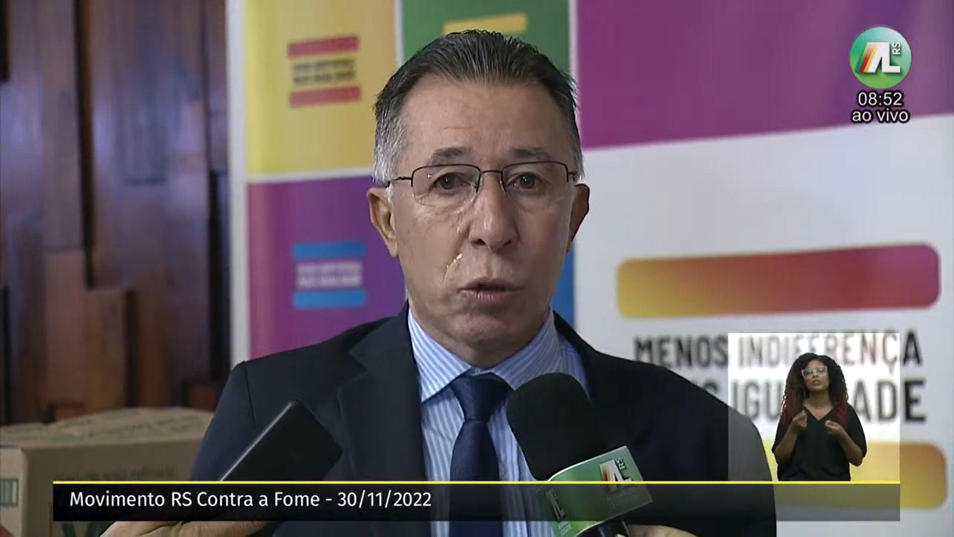 Valdeci Oliveira, presidente da Casa, ficou emocionado durante entrevista &agrave; TV Assembleia