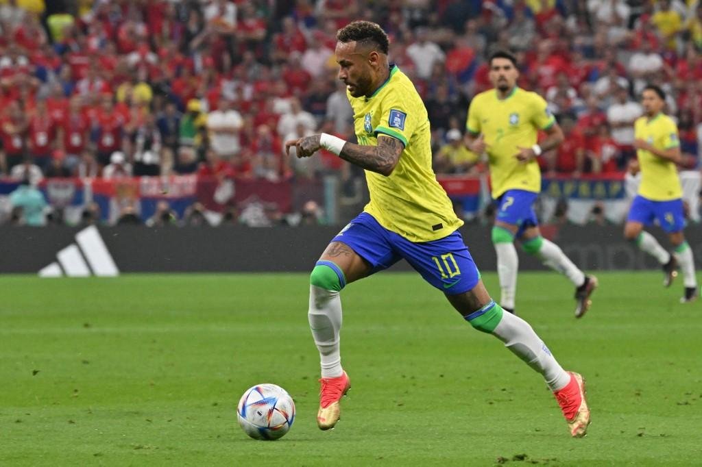 Neymar se lesionou contra a S&eacute;rvia na estreia