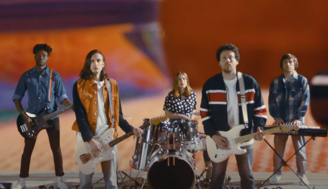 O grupo vem ao Brasil pela quarta vez e, agora, traz a turn&ecirc; do &uacute;ltimo disco, Small World, para os palcos do Cine Joia