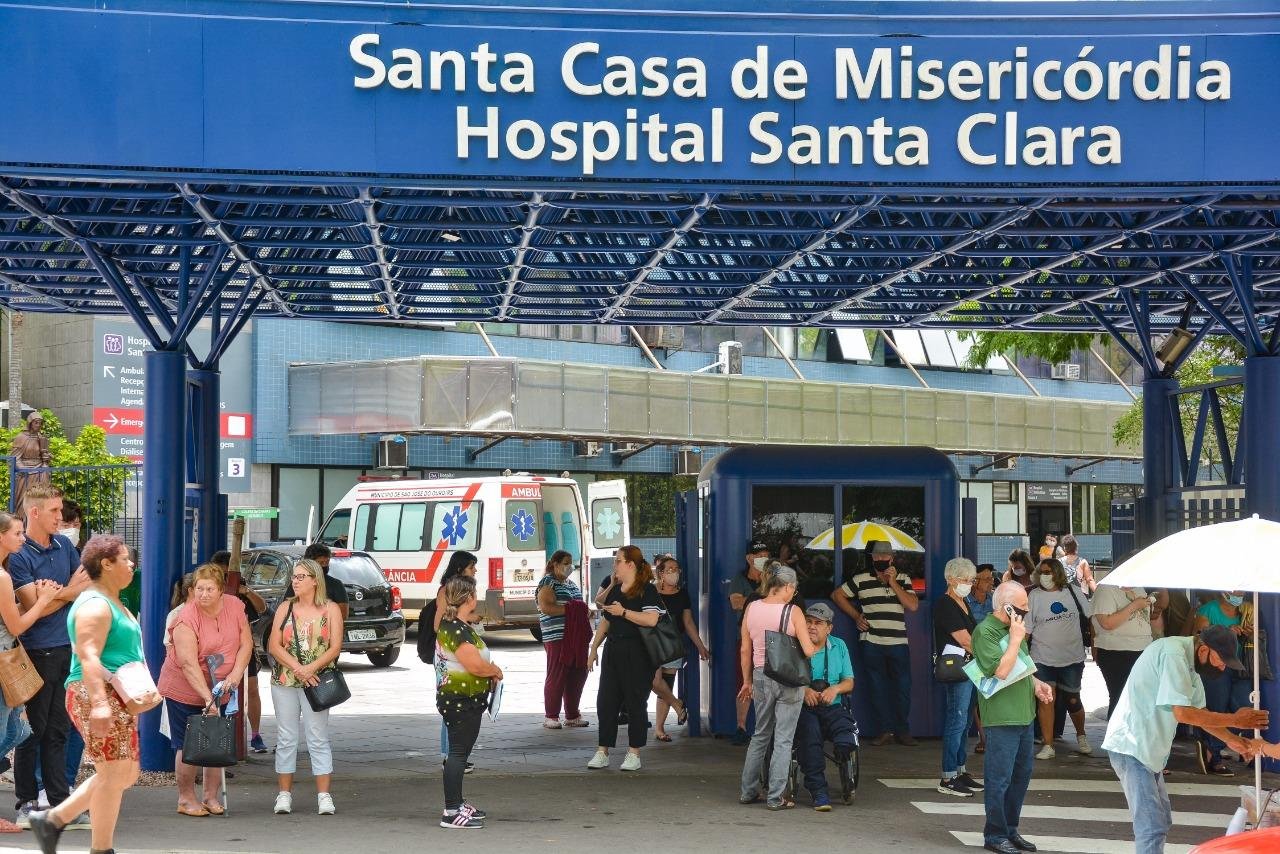 Emerg&ecirc;ncia da Santa Casa de Miseric&oacute;rdia registrava 54 pacientes, com 225% de lota&ccedil;&atilde;o