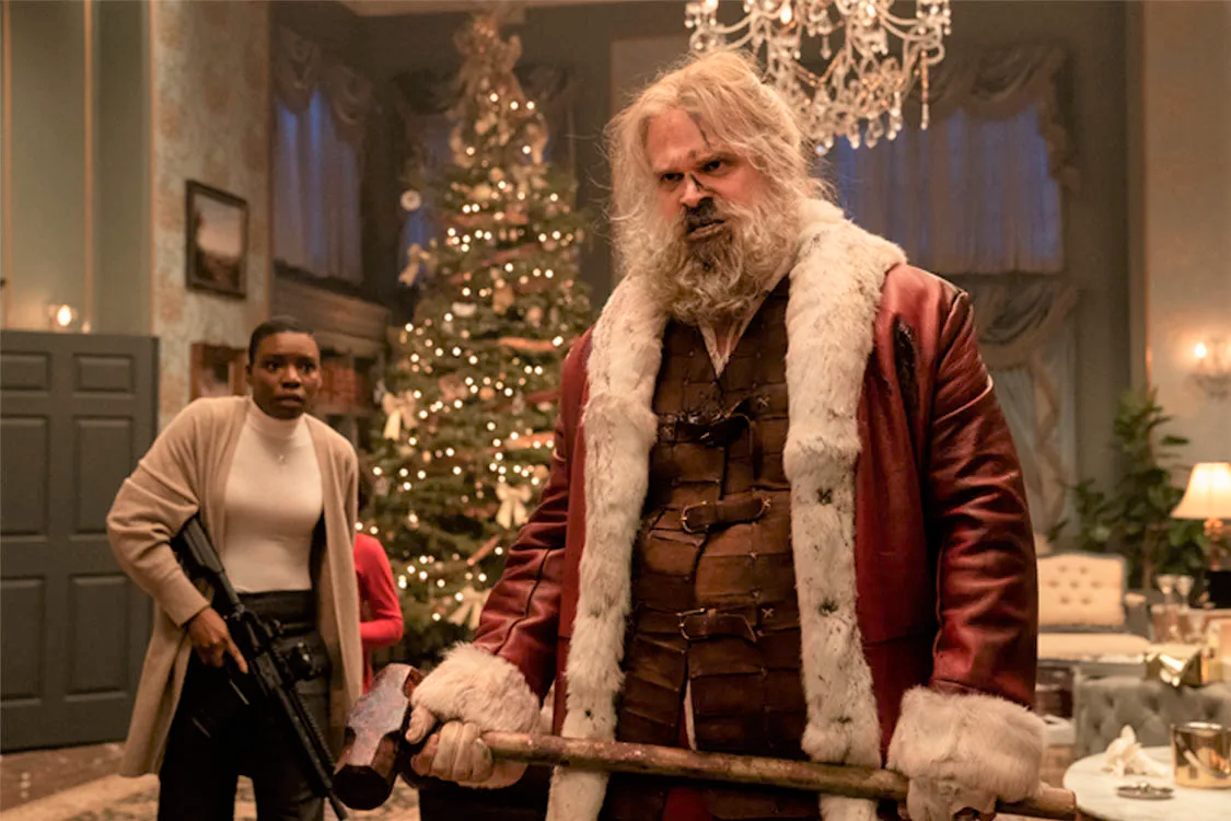 David Harbour, o astro da s&eacute;rie "Stranger Things", interpreta um Noel muito diferente