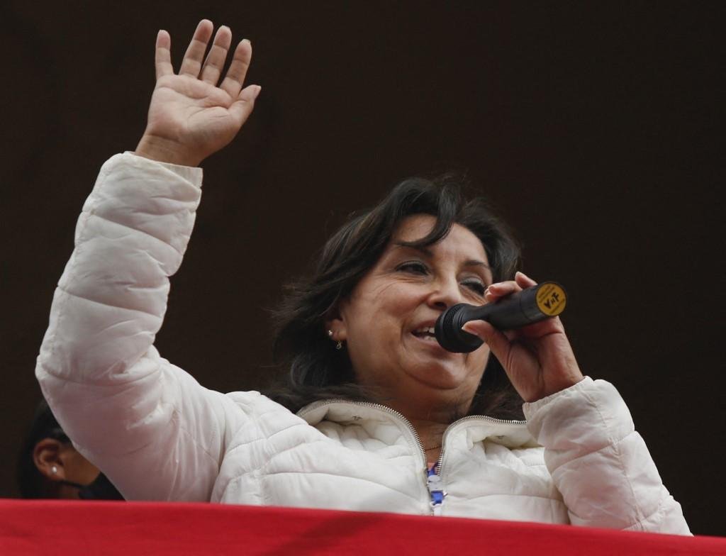 Dina se manifestou pelo Twitter ap&oacute;s Pedro Castillo anunciar dissolu&ccedil;&atilde;o do Congresso e instaurar um governo de exce&ccedil;&atilde;o
