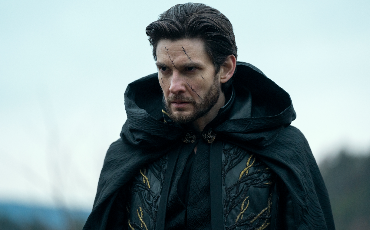 Ben Barnes como o General Kirigan