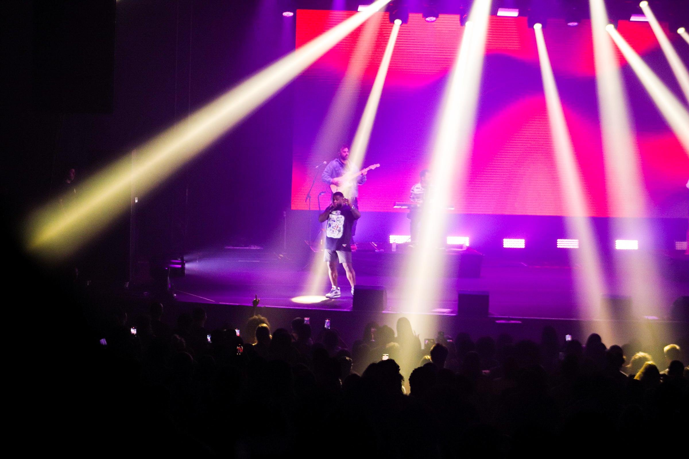 Turn&ecirc; do &aacute;lbum &ldquo;Quantas Vezes Voc&ecirc; J&aacute; Foi Amado?&rdquo; (QVVJFA) retornou para terceiro show em Porto Alegre