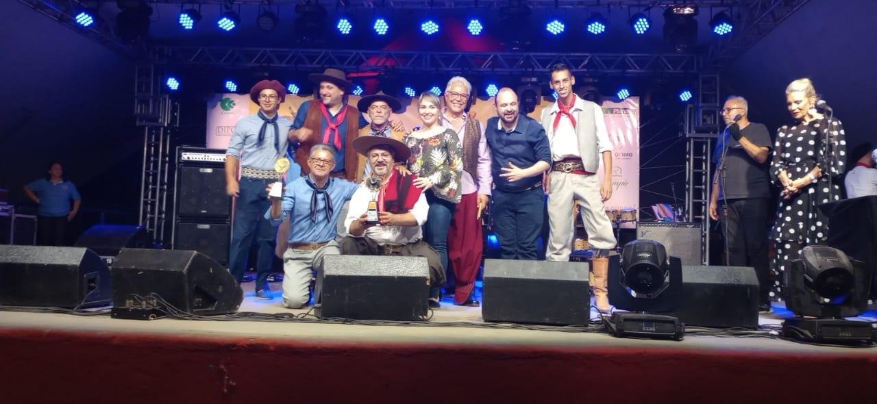 44&ordf; edi&ccedil;&atilde;o do festival premiou m&uacute;sicos e can&ccedil;&otilde;es em v&aacute;rias categorias
