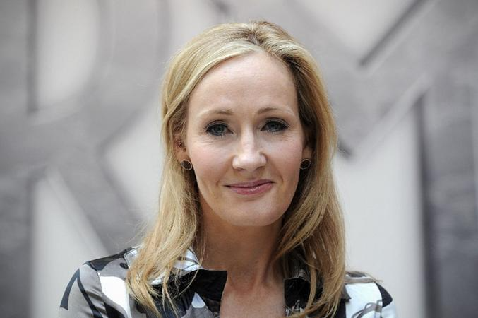 J.K. Rowling, a autora da saga "Harry Potter", lan&ccedil;a organiza&ccedil;&atilde;o