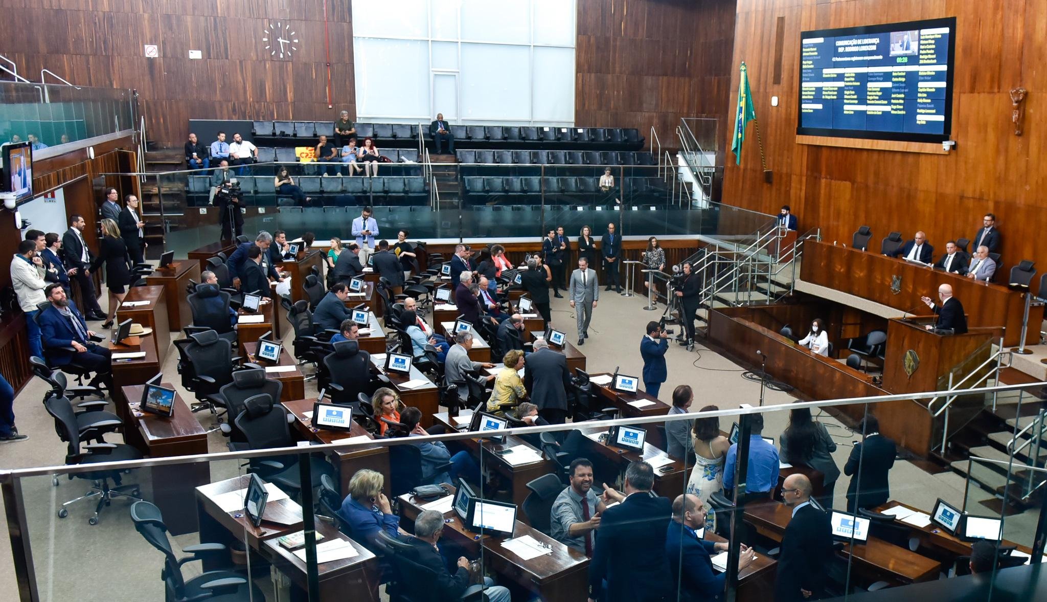 Objetivo &eacute; que as propostas sejam votadas antes do recesso parlamentar no dia 23