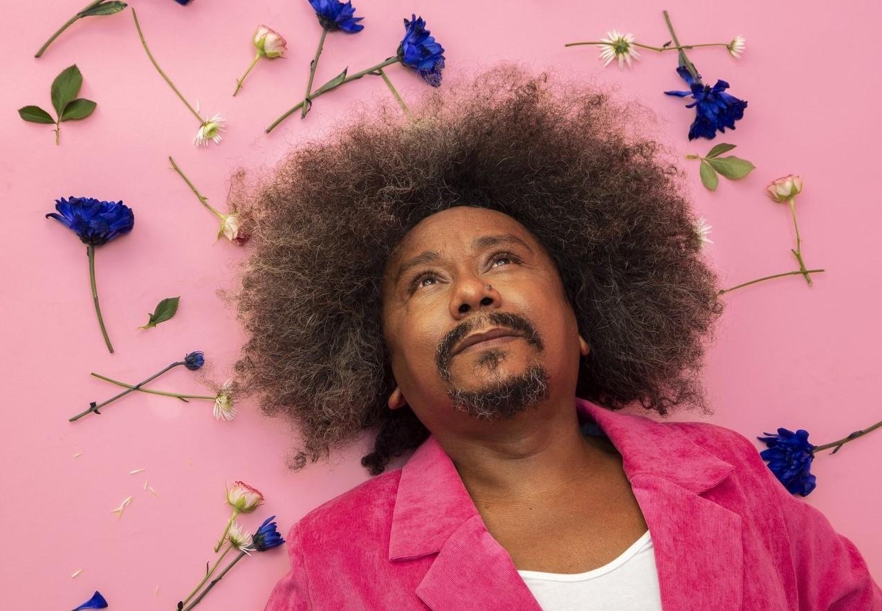 Depois de Gilberto Gil, Festival Sarav&aacute; 2023 anuncia Chico C&eacute;sar