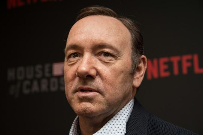Kevin Spacey em &eacute;poca na qual ainda participava de seriado, antes da carreira desmoronar