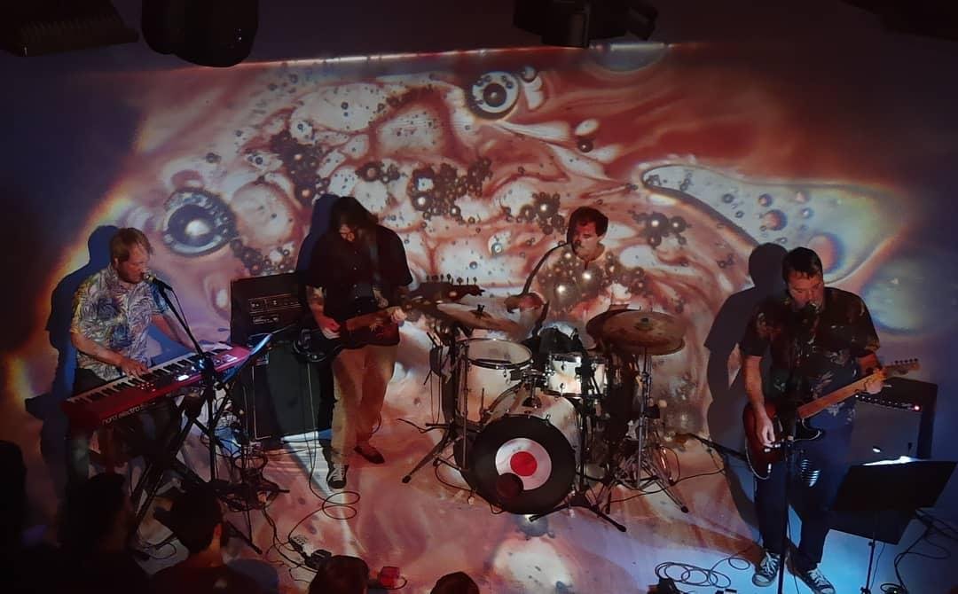 O projeto Pink Floyd das Antiga surgiu em 2004, com a proposta de tocar as m&uacute;sicas da primeira fase da ic&ocirc;nica banda inglesa