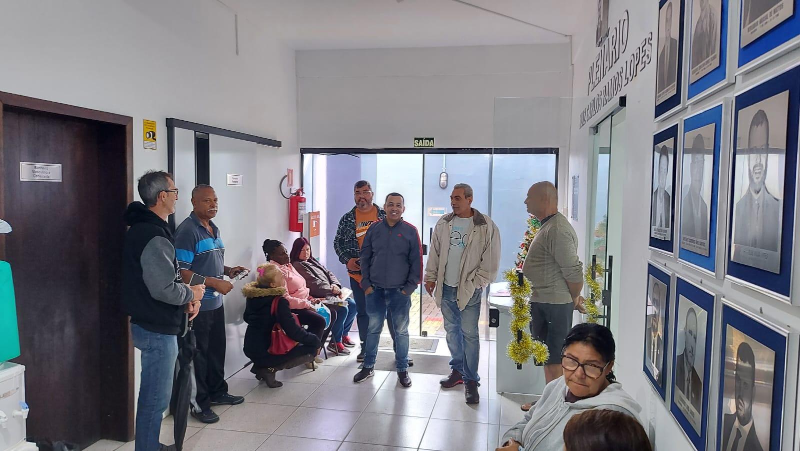 Moradores ajuizam a&ccedil;&atilde;o na C&acirc;mara Municipal de Balne&aacute;rio Pinhal