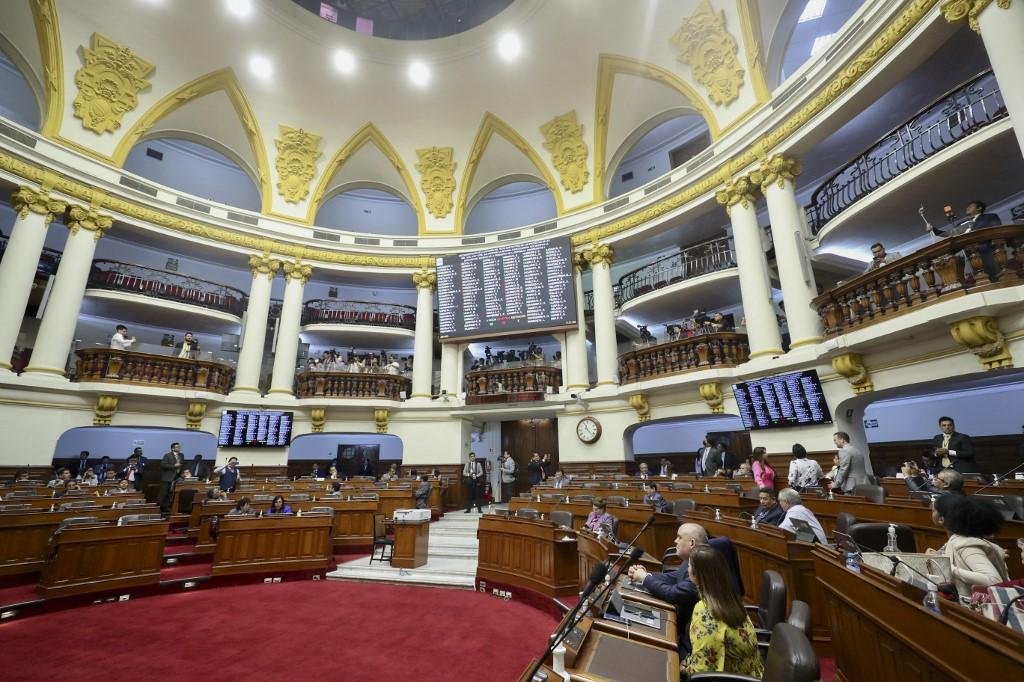 Plen&aacute;rio do congresso peruano