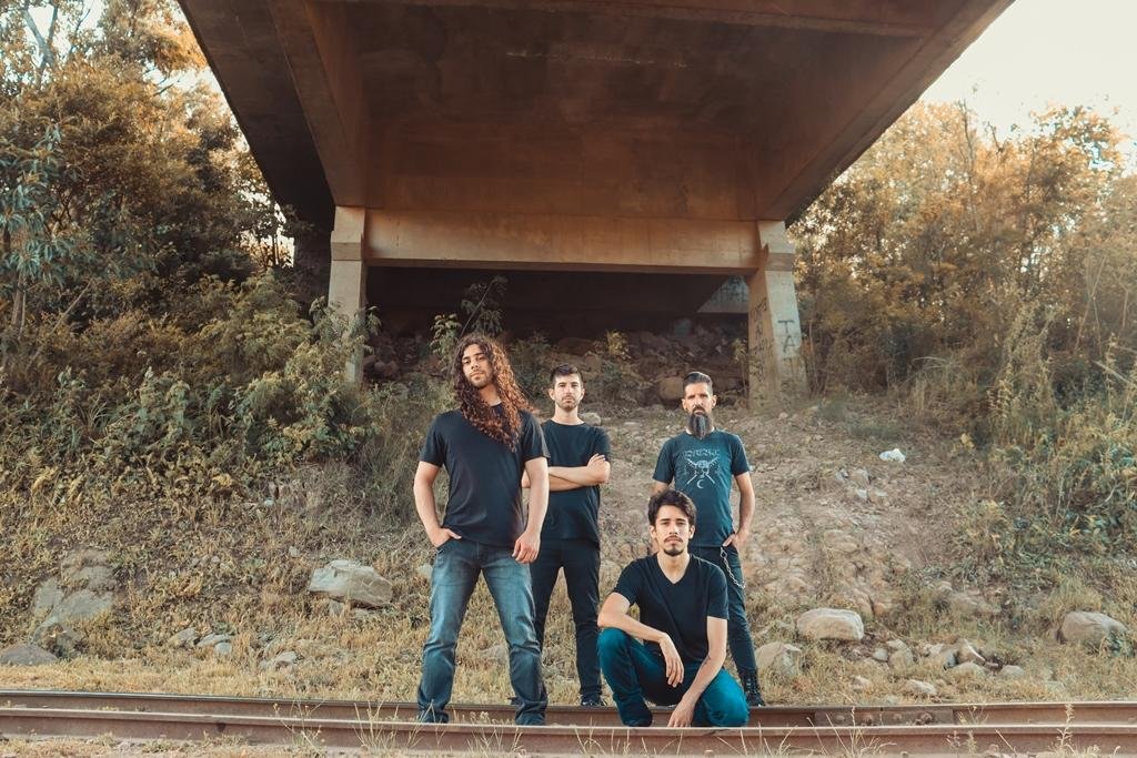 Com o primeiro EP &eacute; poss&iacute;vel vislumbrar uma banda coesa e em busca de uma sonoridade pr&oacute;pria