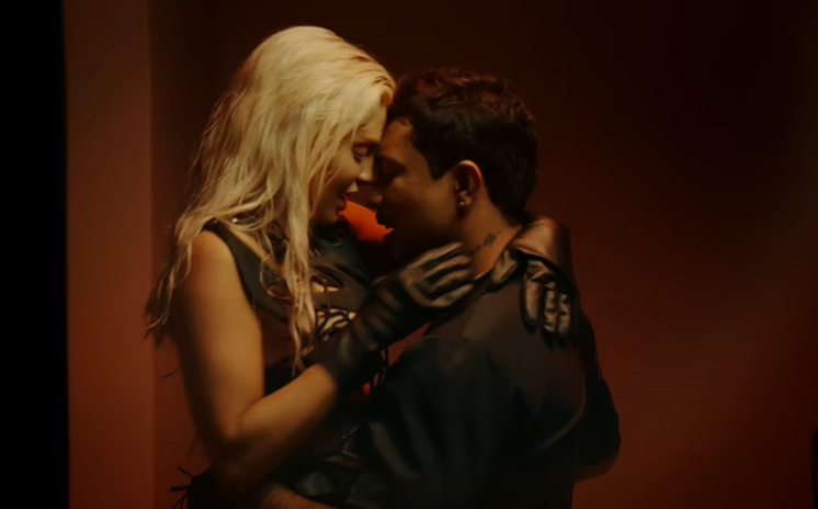 Lu&iacute;sa Sonza e Xam&atilde; no clipe de 'MAMA.CITA'