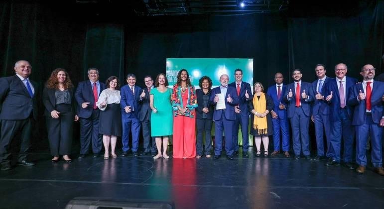 Lula anuncia nesta quinta-feira (22) 16 futuros ministros