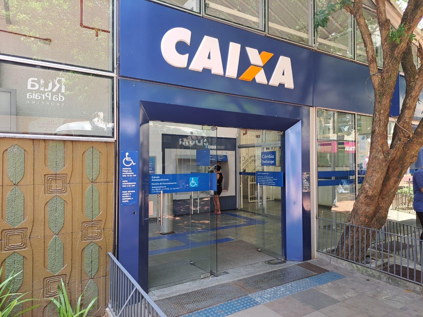 Al&eacute;m do site da campanha Voc&ecirc; no Azul, clientes podem negociar contratos nas ag&ecirc;ncias do banco