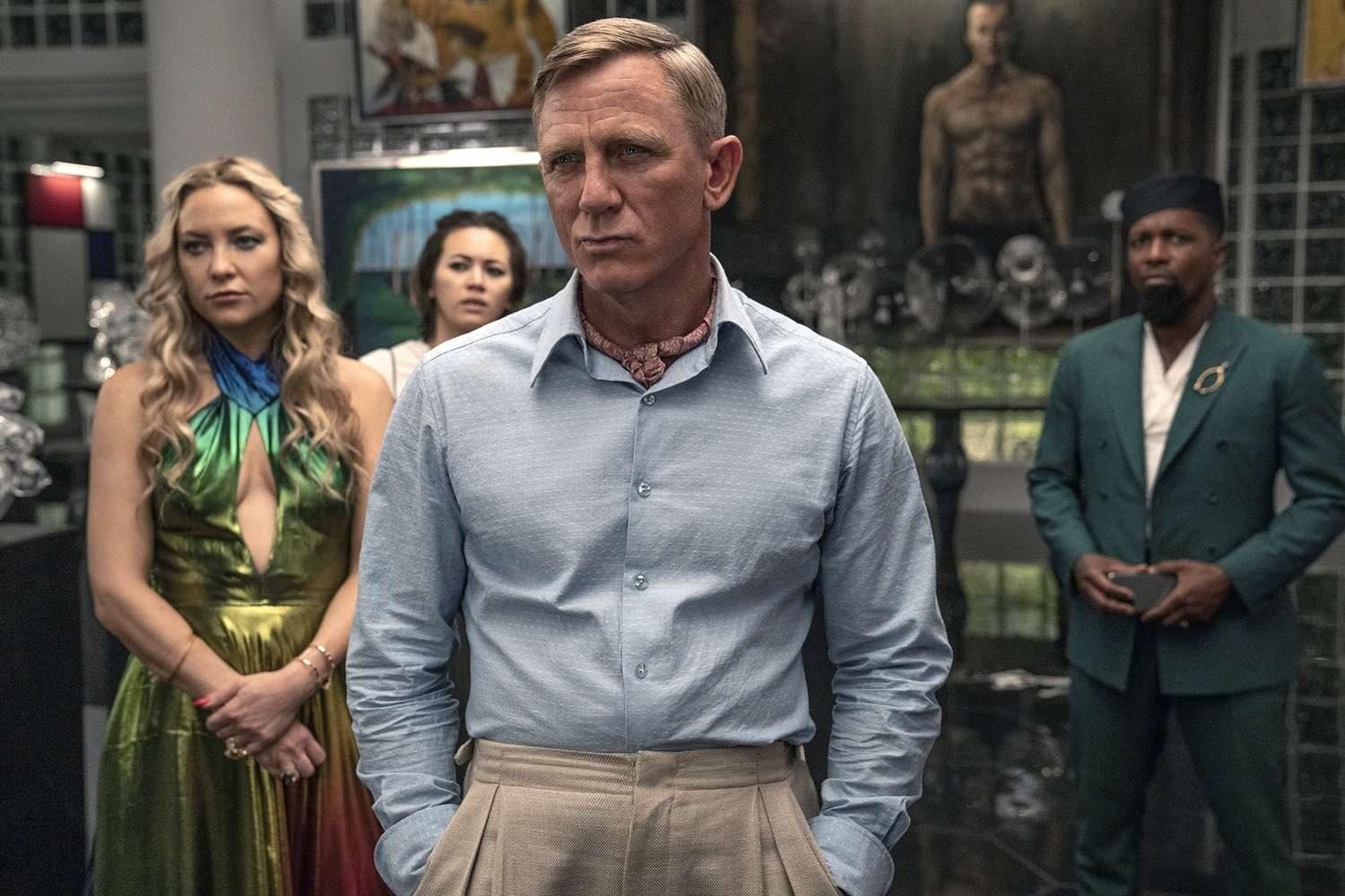 No elenco do filme est&atilde;o Daniel Craig, Edward Norton, Kathryn Hahn,Leslie Odom Jr., Kate Hudson, Dave Bautista, Janelle Mon&aacute;e, entre outros