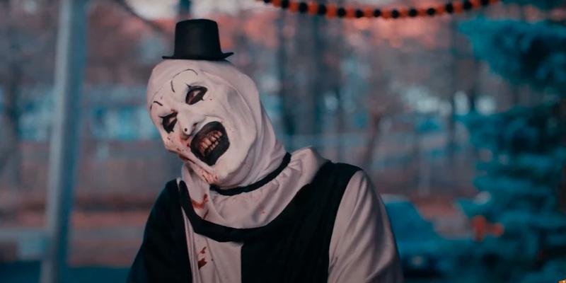 Com dire&ccedil;&atilde;o e roteiro de do norte-americano Damien Leone, estreia hoje nos cinemas &ldquo;Terrifier 2&rdquo;