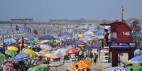 Calor leva milhares de veranistas às praias gaúchas