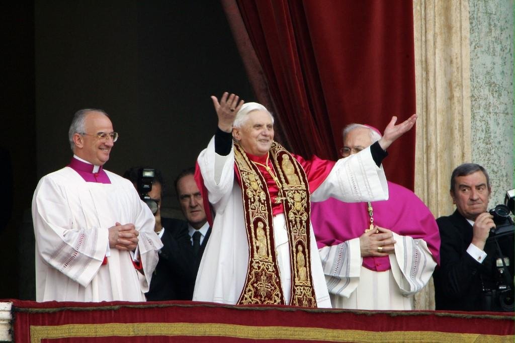 Papa em&eacute;rito Bento XVI morreu neste s&aacute;bado, aos 95 anos