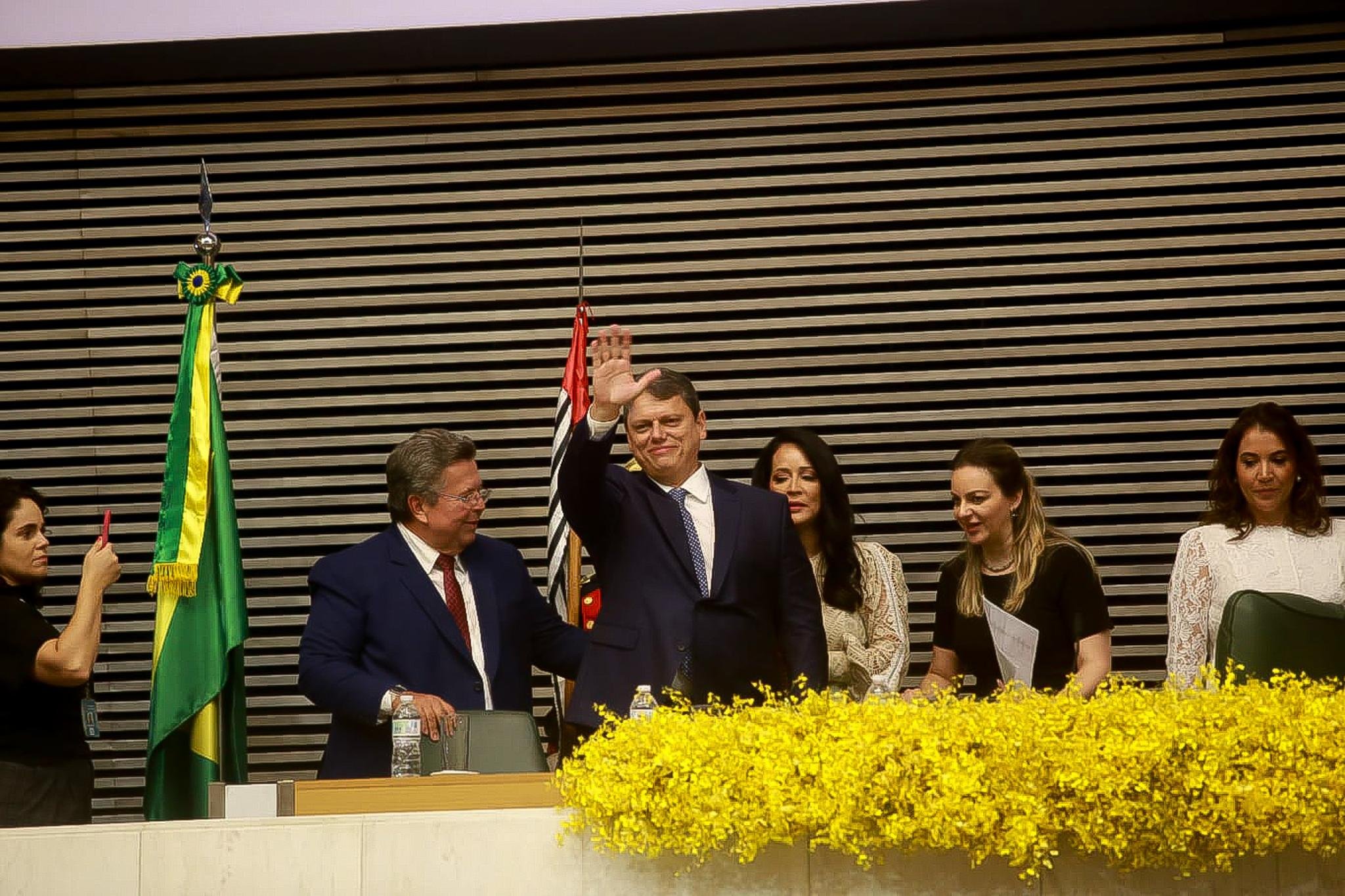 Eleito para comandar o Estado entre os anos de 2023 e 2026 prometeu cumprir a Constitui&ccedil;&atilde;o e observar as leis