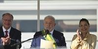 Presidente Lula discursa a nação ao lado de Alckmin e Janja