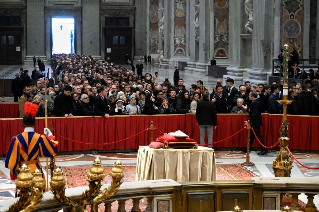 Bento XVI faleceu no s&aacute;bado (31), aos 95 anos.