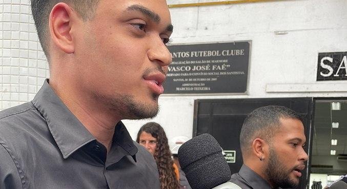 Gabriel e Oct&aacute;vio lamentam n&atilde;o terem herdado o gene do futebol de Pel&eacute;