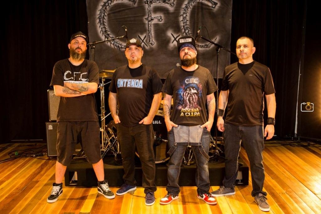 O CxFxCx surgiu no in&iacute;cio de 1991, em Canoas, e muitas vezes os integrantes foram questionados sobre ter uma banda se n&atilde;o for para fazer sucesso e ter dinheiro