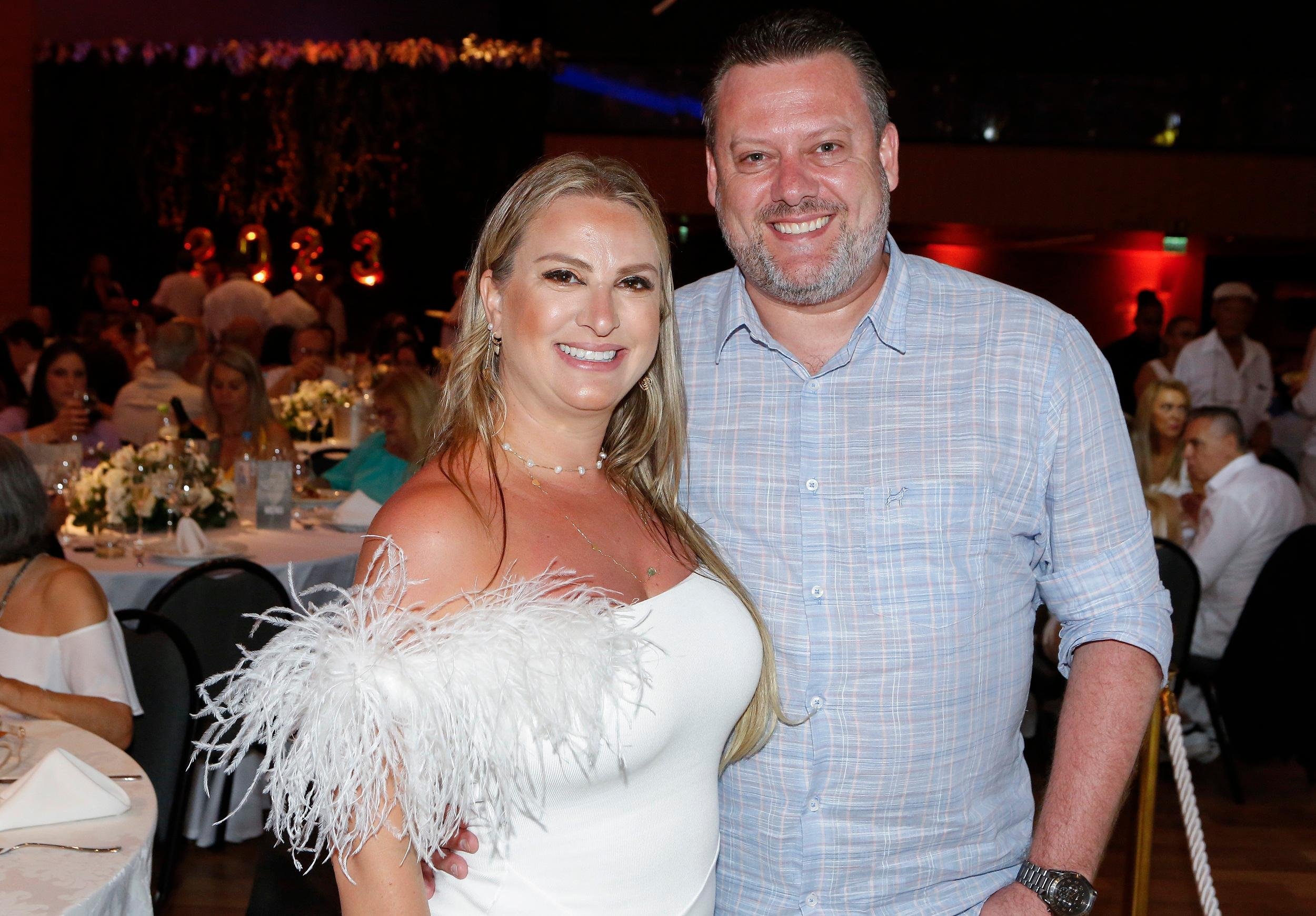 Daniela Gomes e Cristiano Koehler na festa de Ano Novo do Gr&ecirc;mio N&aacute;utico Uni&atilde;o