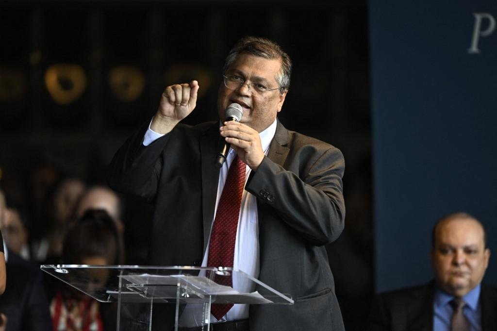 Ministro Fl&aacute;vio Dino
