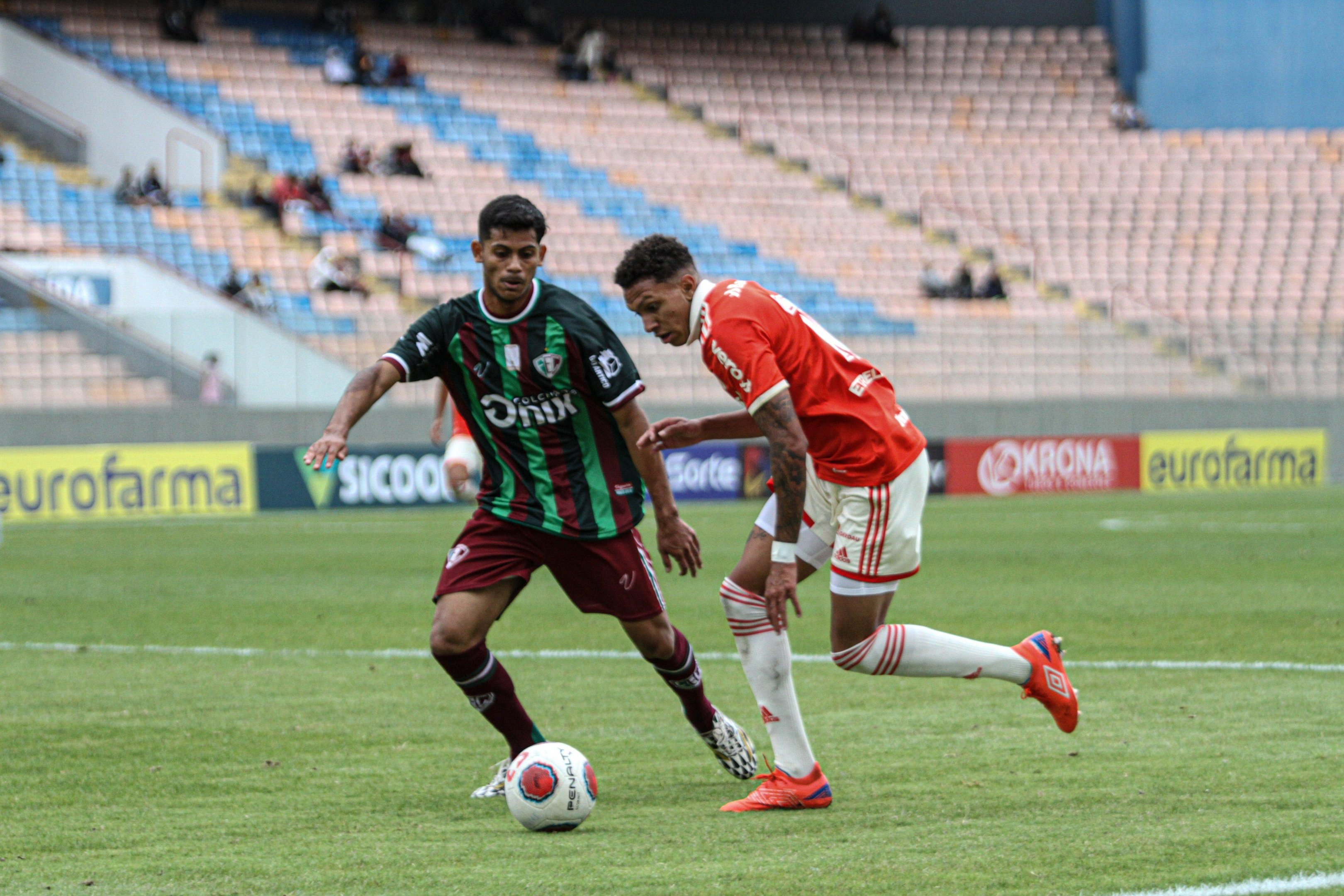 Colorado decidiu no segundo tempo e avan&ccedil;a na competi&ccedil;&atilde;o