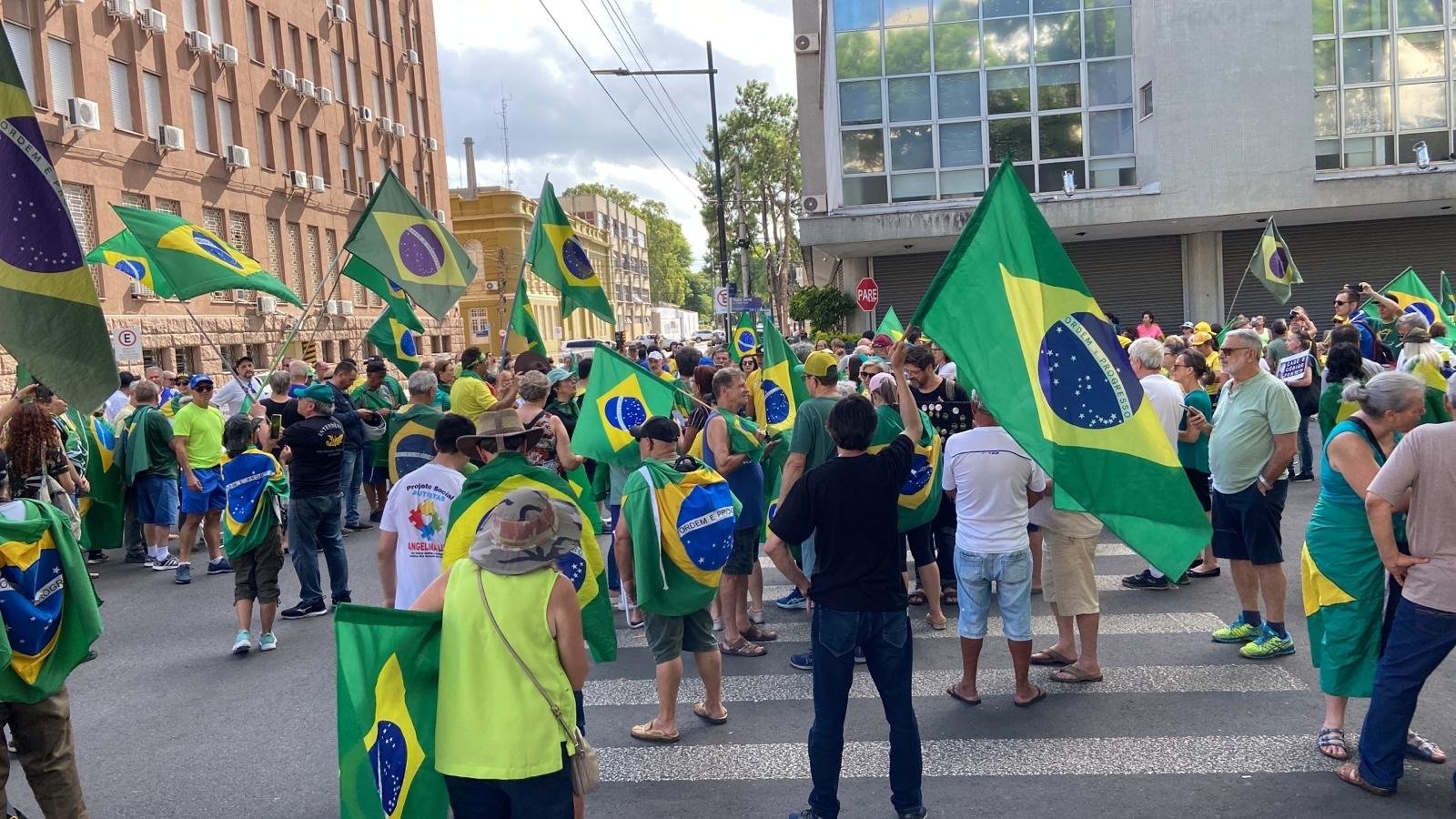 Grupo pede interven&ccedil;&atilde;o e contesta o resultado das elei&ccedil;&otilde;es