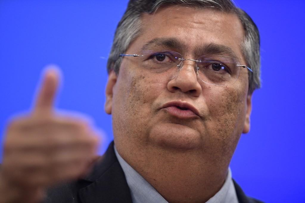 Mais de 1.200 pessoas j&aacute; foram detidas e levadas at&eacute; a sede da Pol&iacute;cia Federal