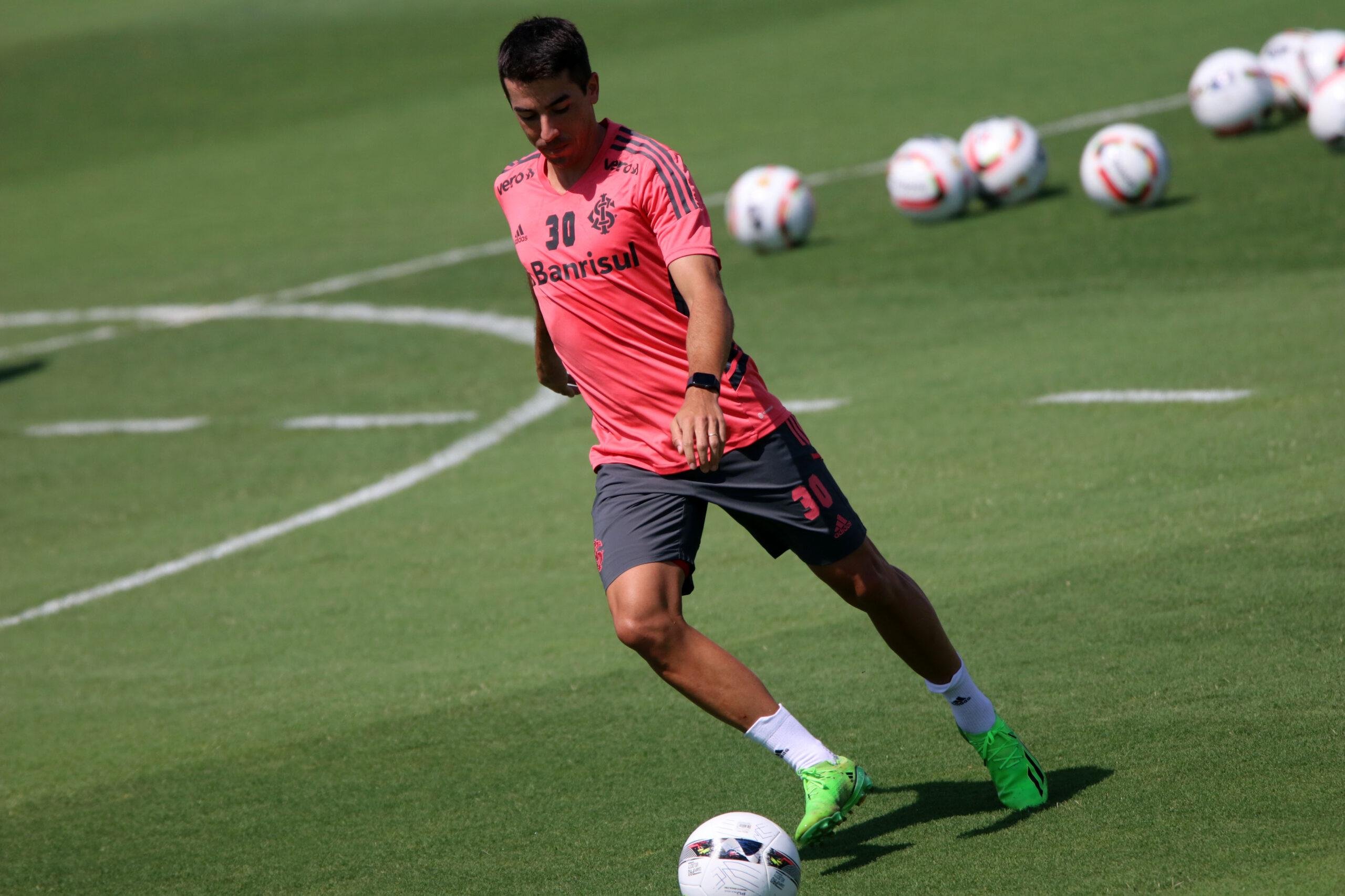 Carlos de Pena em treino do Inter