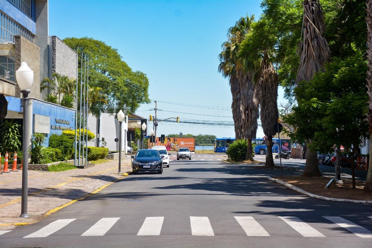 Avenida Padre Tom&eacute;, no Centro Hist&oacute;rico, recebeu asfalto em janeiro de 2022